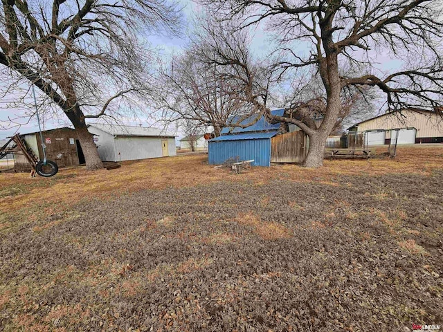 view of yard with a shed