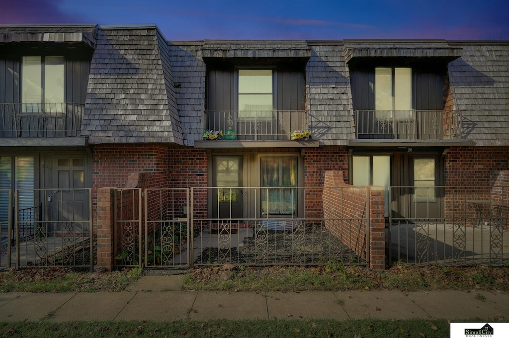 view of front of home