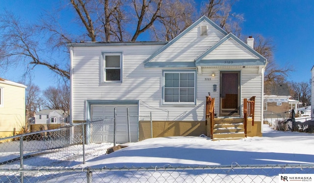 view of front property featuring a garage