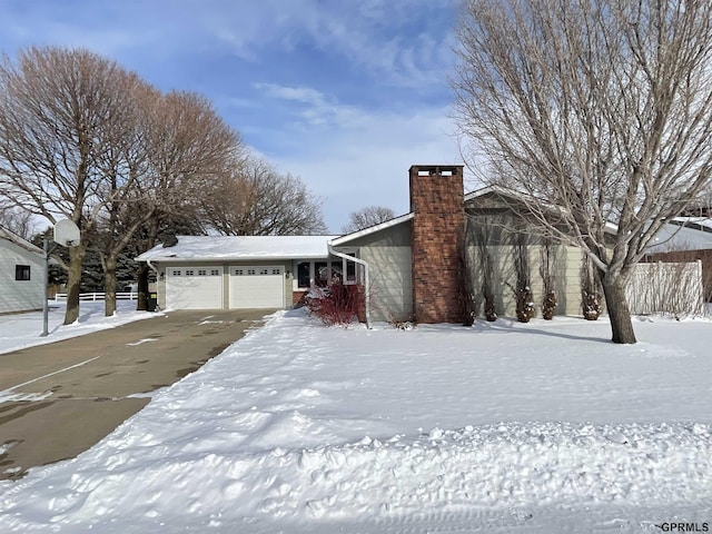 view of front facade with a garage