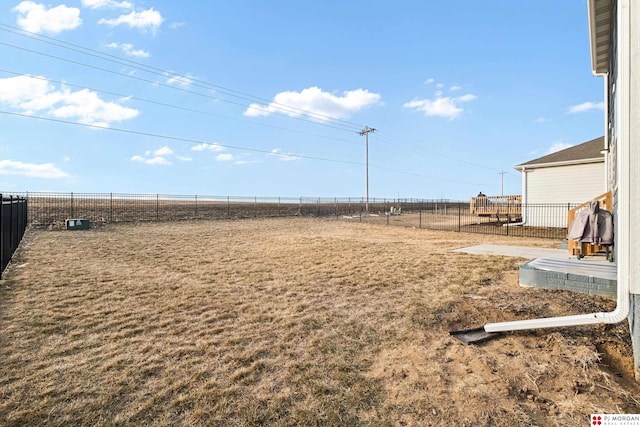 view of yard featuring a rural view