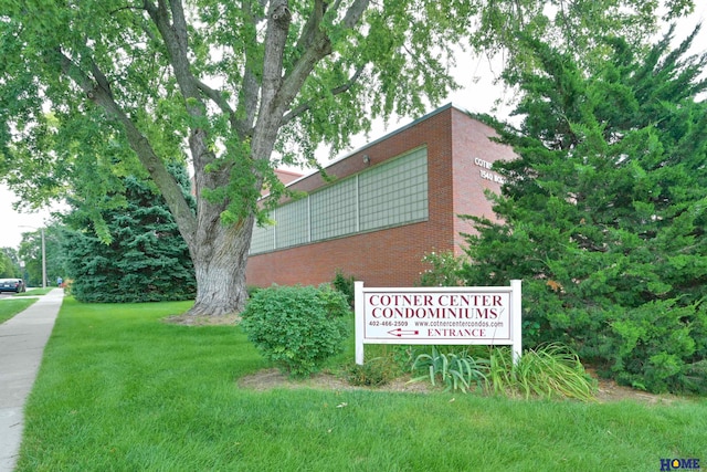 exterior space featuring a lawn