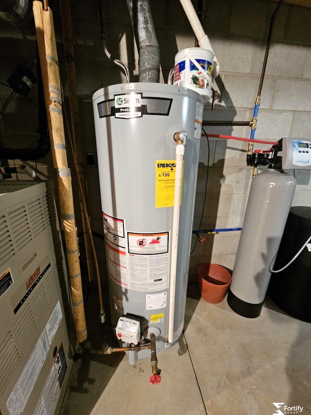 504 N Plum St, Shickley, NE 68436 - utilities featuring water heater