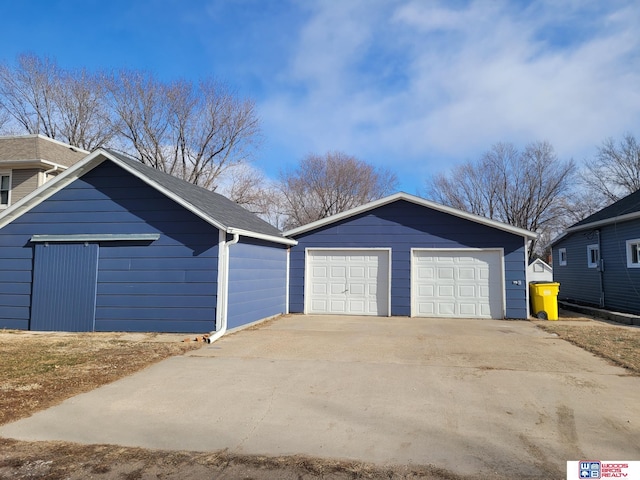 view of detached garage