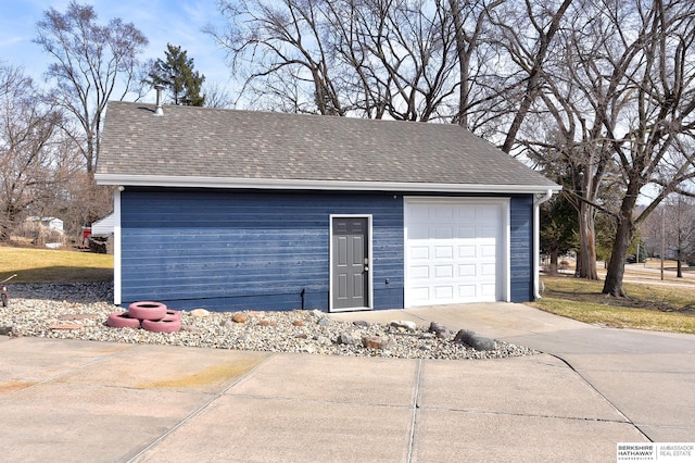 view of detached garage