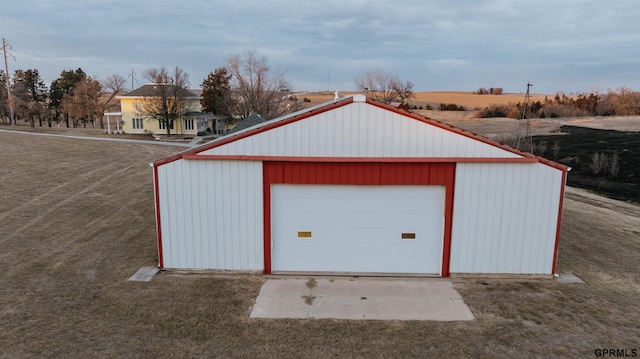 view of outdoor structure featuring an outbuilding