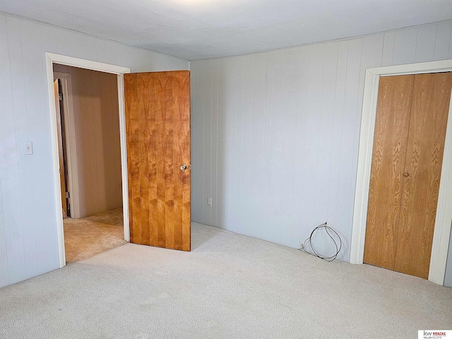 unfurnished room with carpet