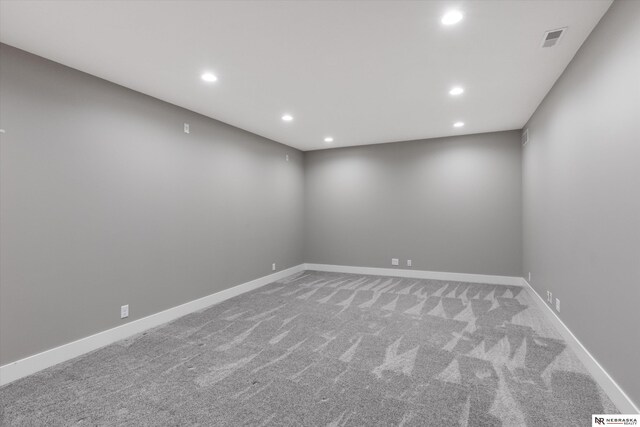 6919 Wildrye Rd, Lincoln, NE 68521 - empty room with carpet floors, recessed lighting, visible vents, and baseboards