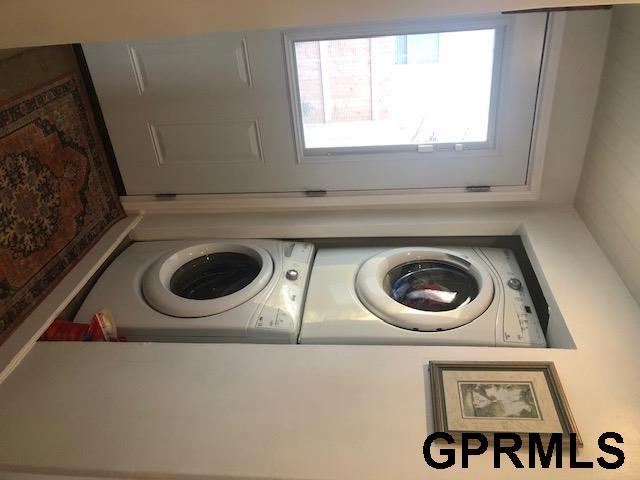 laundry area featuring laundry area and independent washer and dryer