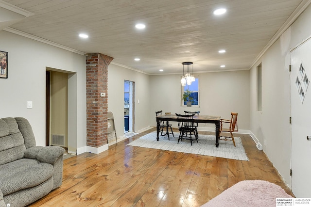 dining area featuring light wood-type flooring, visible vents, and recessed lighting