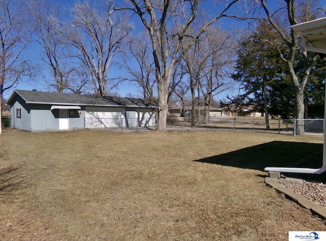 view of yard featuring fence