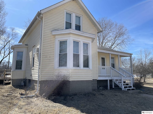 view of front of house featuring covered porch