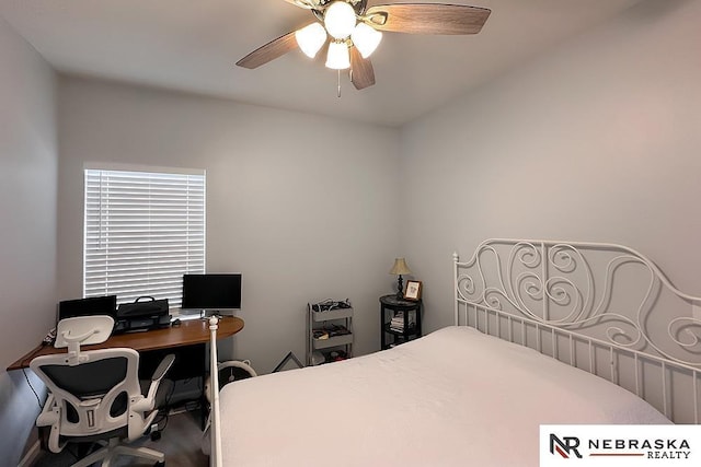 bedroom featuring a ceiling fan