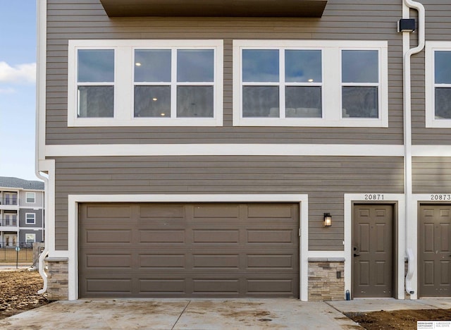 exterior space featuring driveway