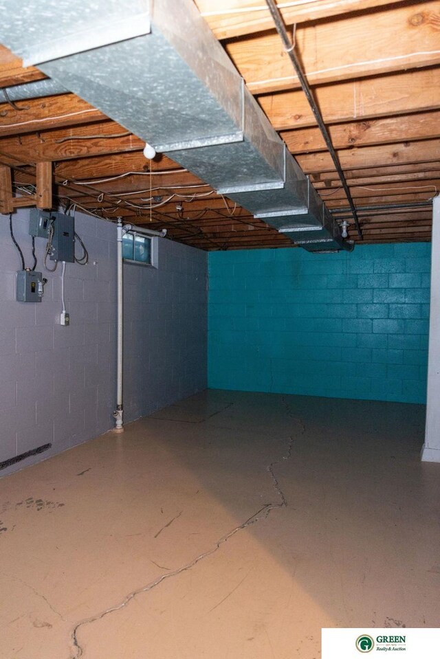 view of unfinished basement