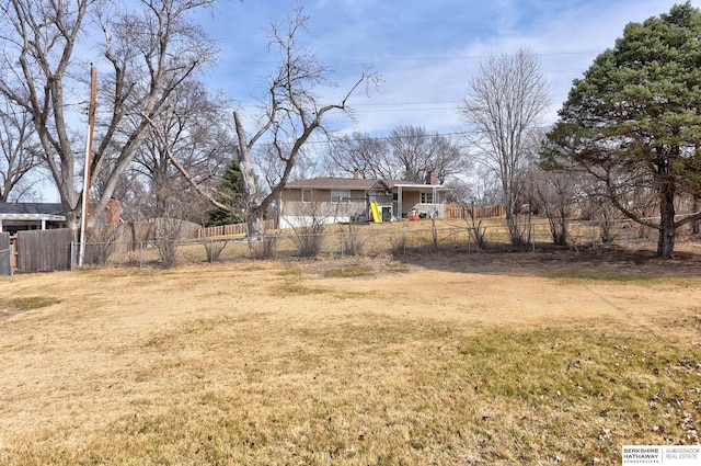 view of yard featuring fence