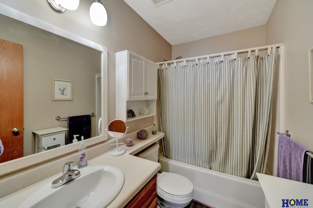 bathroom with vanity, toilet, visible vents, and shower / tub combo with curtain