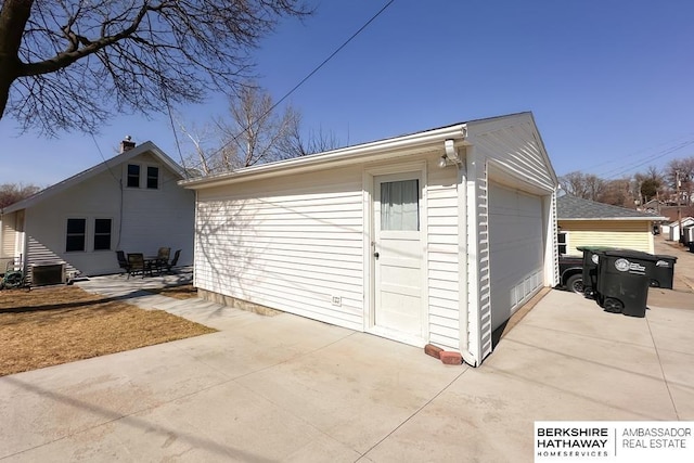 view of detached garage