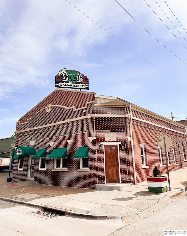 view of building exterior