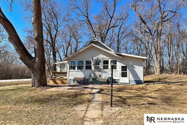 view of front of property with entry steps