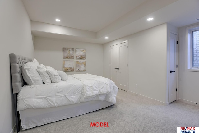 bedroom with recessed lighting, baseboards, light carpet, and visible vents