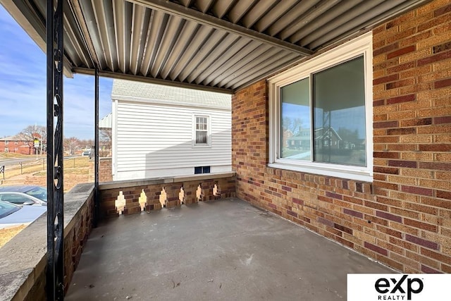 6027 S 36th St, Omaha, NE 68107 - view of patio / terrace