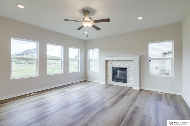 17547 Potter St, Bennington, NE 68007 - unfurnished living room featuring recessed lighting, baseboards, visible vents, a ceiling fan, and wood finished floors