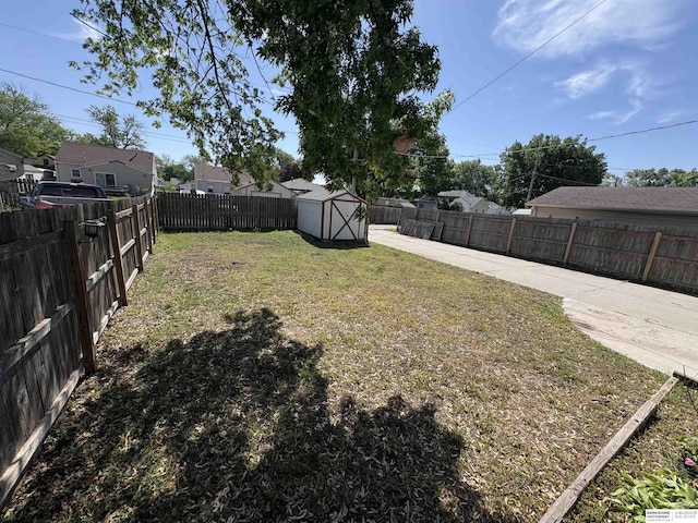 1626 N C St, Fremont, NE 68025 - view of yard with a shed and an outbuilding