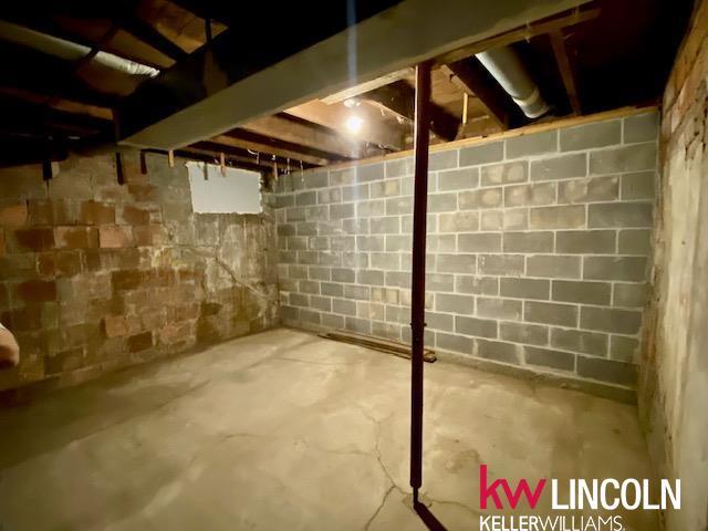 view of unfinished basement
