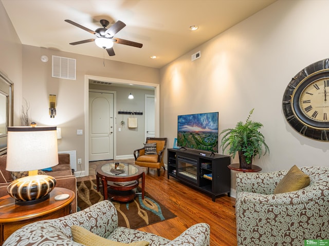 210 S 16th St Unit 901, Omaha, NE 68102 - living area featuring wood finished floors, ceiling fan, recessed lighting, and baseboards