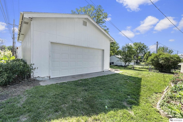 view of detached garage