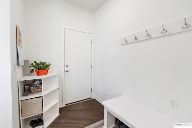 6315 N Hws Cleveland Blvd, Omaha, NE 68116 - view of mudroom