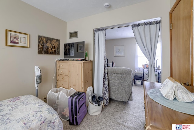 4821-31-41 Colfax Ave, Lincoln, NE 68504 - carpeted bedroom featuring visible vents