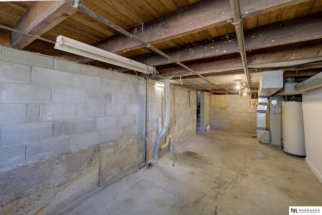 2725 Monroe St, Omaha, NE 68107 - unfinished below grade area featuring gas water heater and heating unit