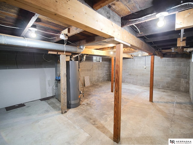 1029 Rose St, Lincoln, NE 68502 - unfinished below grade area with gas water heater