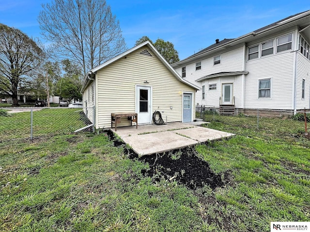 1029 Rose St, Lincoln, NE 68502 - back of property featuring a patio