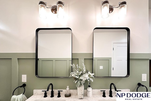 bathroom featuring a sink