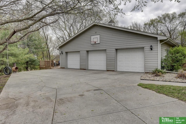 view of detached garage