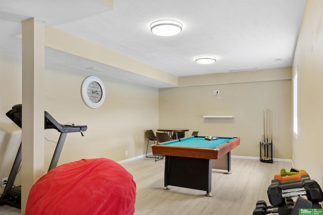 playroom featuring light wood-style floors, visible vents, pool table, and baseboards