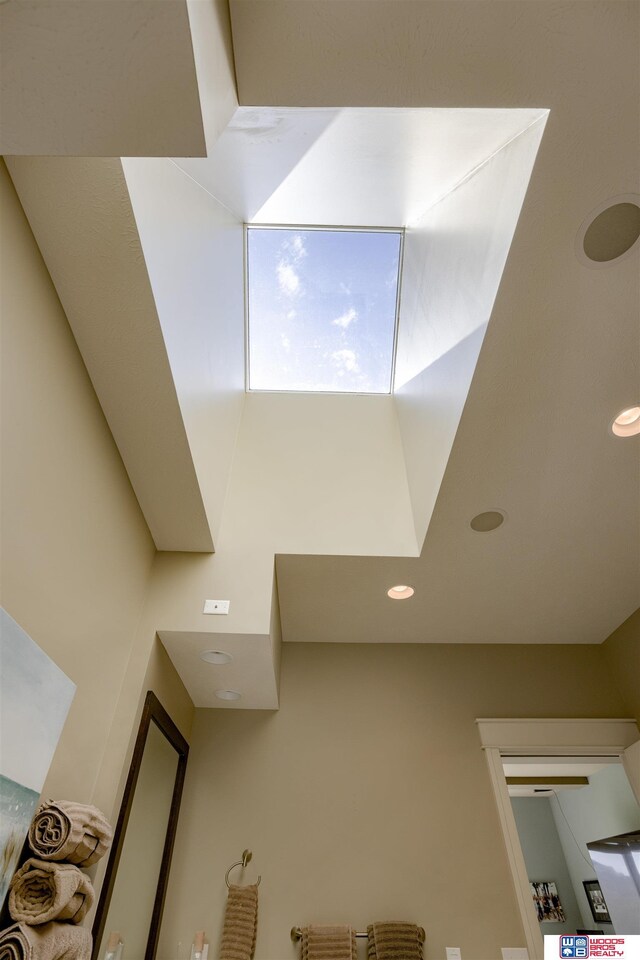 4510 W High Ridge Pl, Lincoln, NE 68522 - interior details featuring recessed lighting