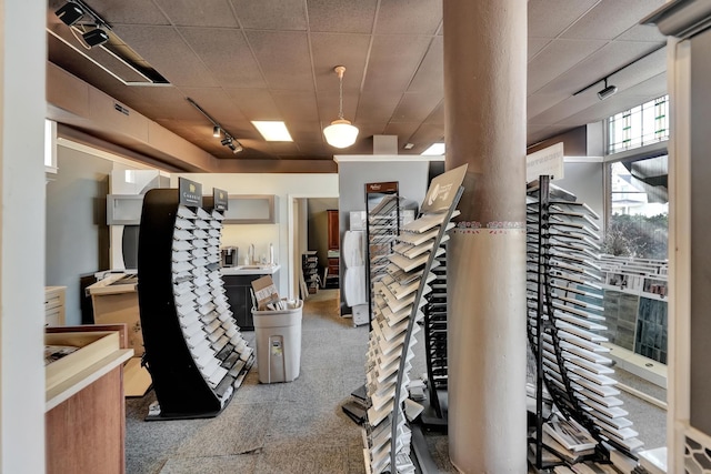 2406 J St, Lincoln, NE 68510 - gym featuring rail lighting
