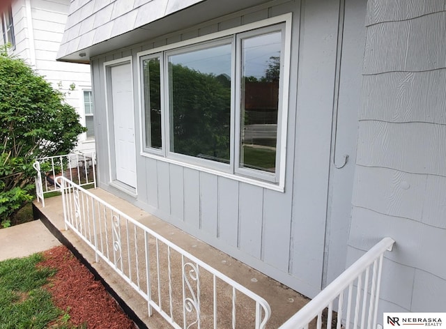 6512 Maple St, Omaha, NE 68104 - view of side of home