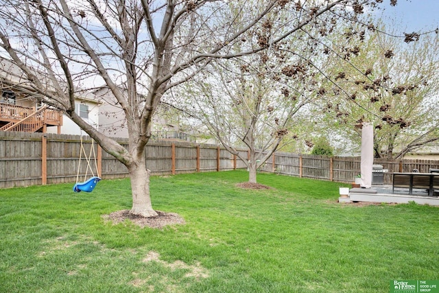 view of yard featuring a fenced backyard