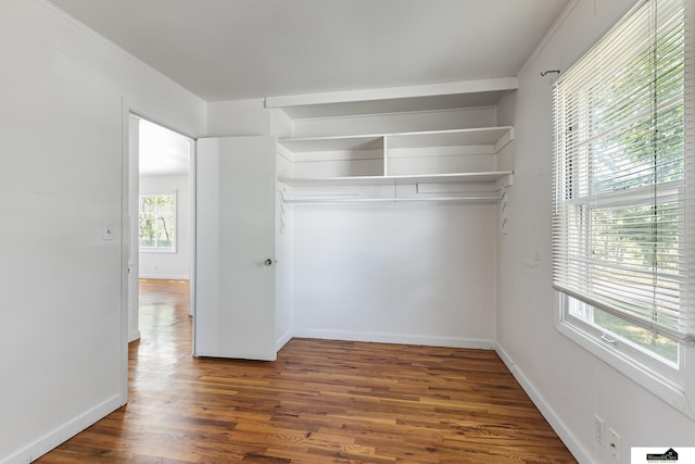 1500 Burnham St, Lincoln, NE 68502 - view of closet