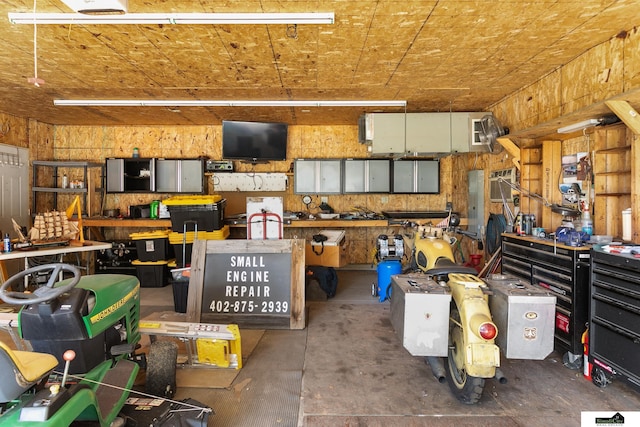 1500 Burnham St, Lincoln, NE 68502 - garage featuring a workshop area