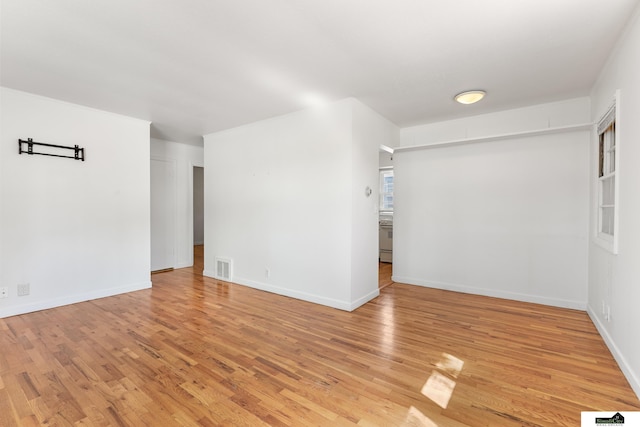 1500 Burnham St, Lincoln, NE 68502 - empty room featuring light wood-style floors and baseboards