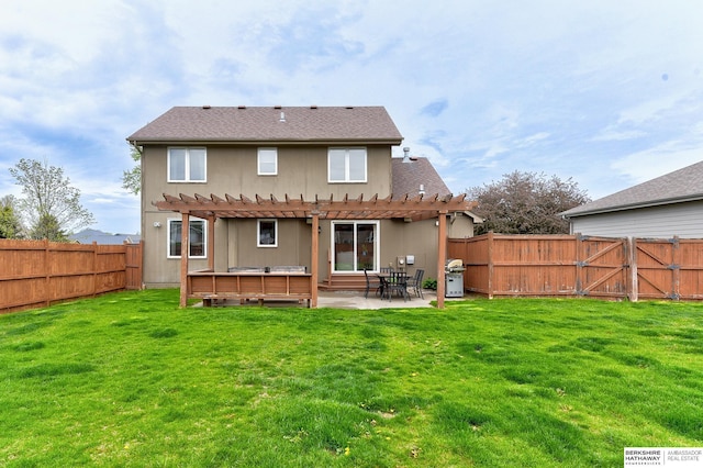 rear view of house featuring a fenced backyard, a patio area, a pergola, and a jacuzzi