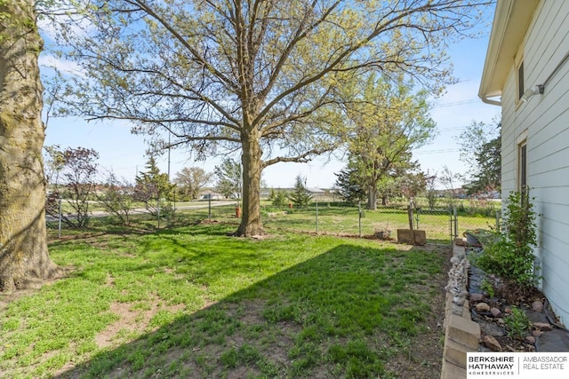 6301 SW 34th Ct, Lincoln, NE 68523 - view of yard with fence