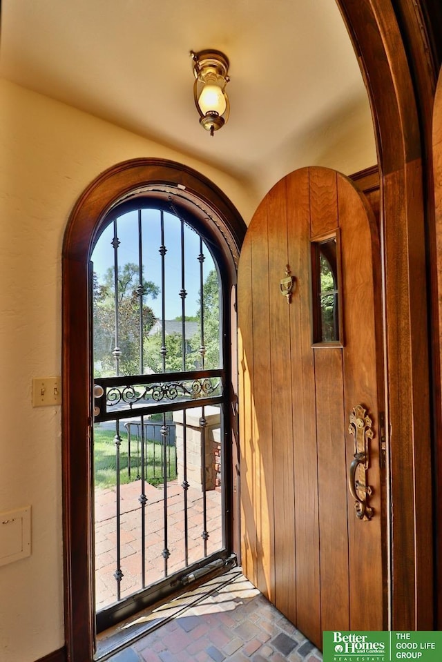 5506 Howard St, Omaha, NE 68106 - view of doorway to property