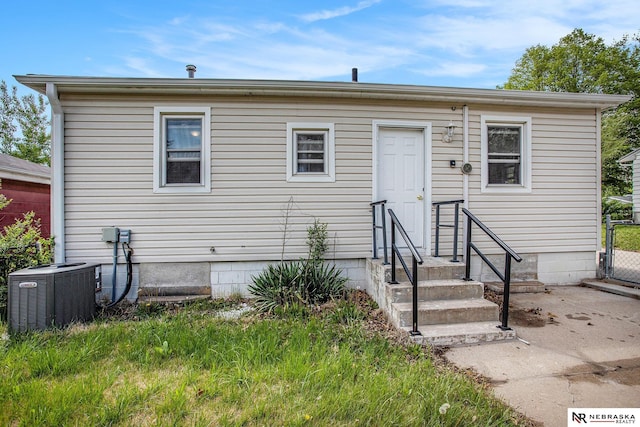 4230 N 11th St, Lincoln, NE 68521 - bungalow with central air condition unit